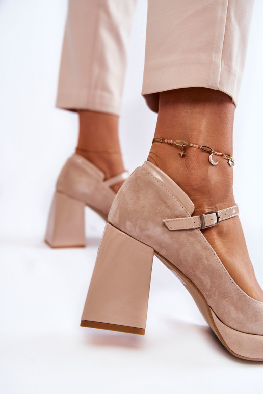 Chaussures en daim à talon large beige Tina