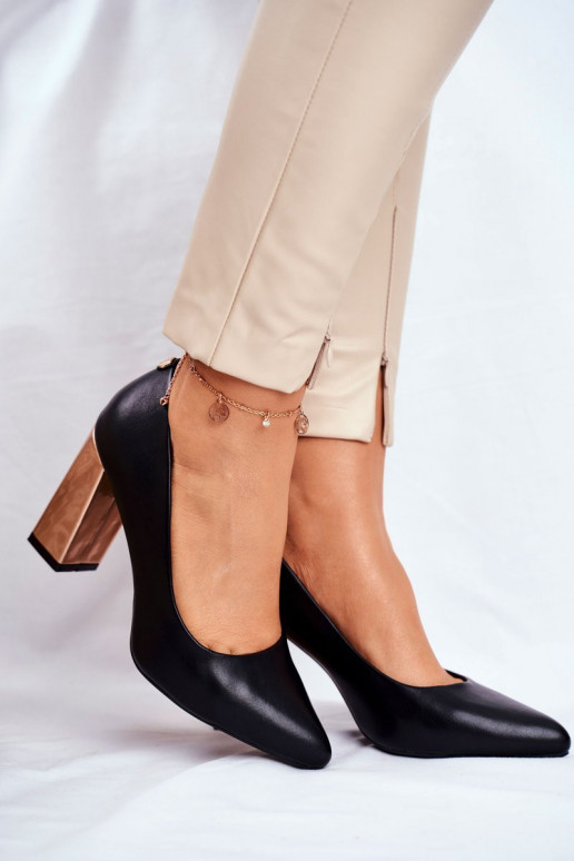 Chaussures d'un modèle classique avec...