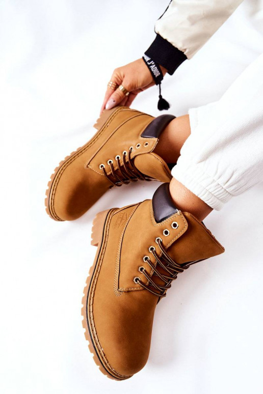 Les chaussures sont réchauffées beige Crush