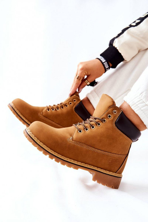 Les chaussures sont réchauffées beige Crush