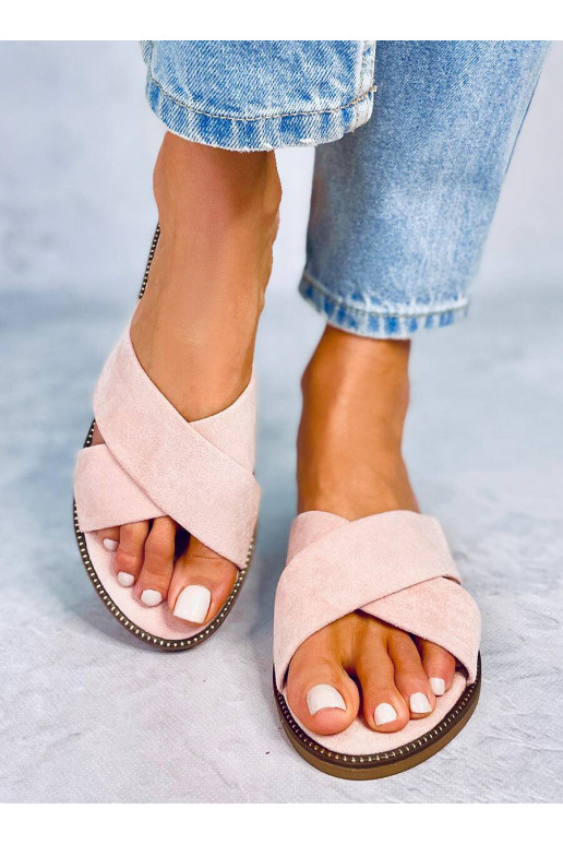 Les chaussons sont roses Les chaussons sont roses