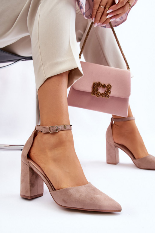 Zomšiniai aukštakuliai bateliai... Zomšiniai aukštakuliai bateliai...