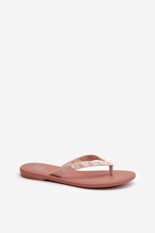 Les chaussons sont roses