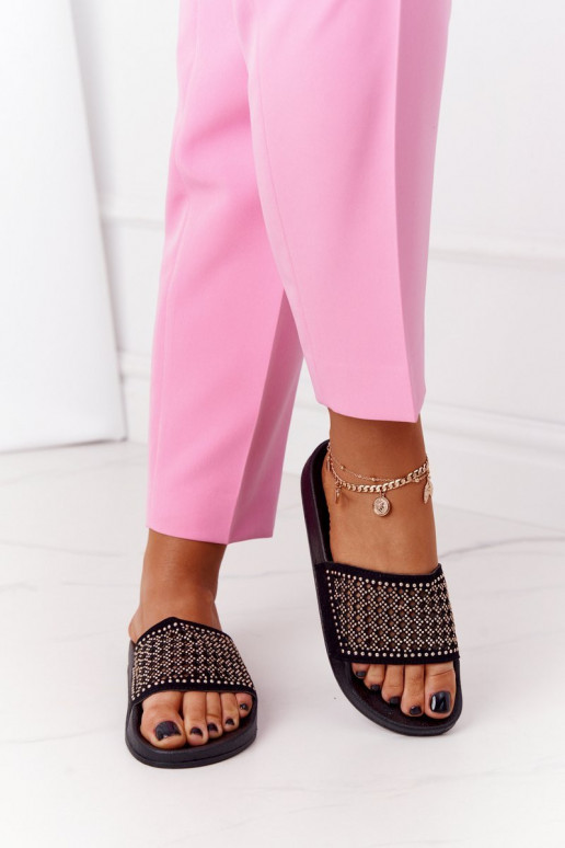 Pantoffels zijn zwart Pantoffels zijn zwart