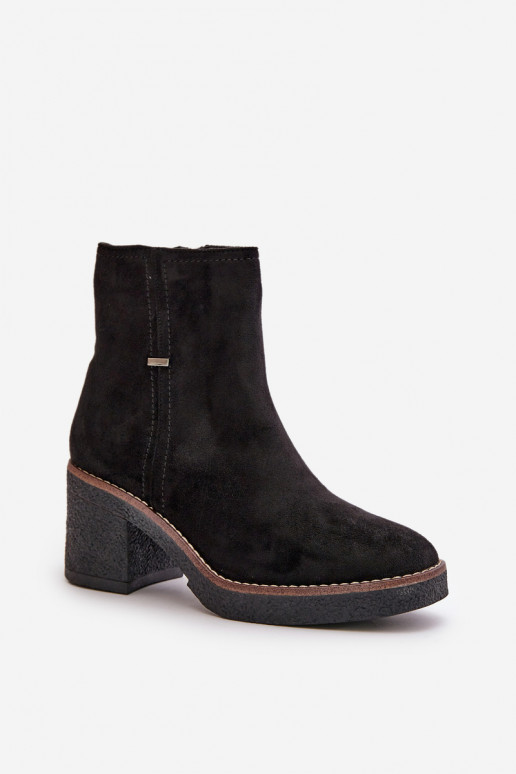 Bottes avec chauffage à l intérieur en daim écologiqueoÀe couleur noire Arkesia Bottes avec chauffage à l intérieur en daim écologiqueoÀe couleur noire Arkesia
