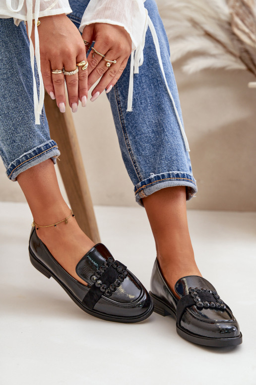 Mocassins laqués Féminin avec des ornements couleur noire Vinceza 58389 Mocassins laqués Féminin avec des ornements couleur noire Vinceza 58389