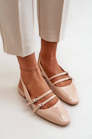 Ballerines laquées avec des bandes Sur un talon bas beige Bialettia