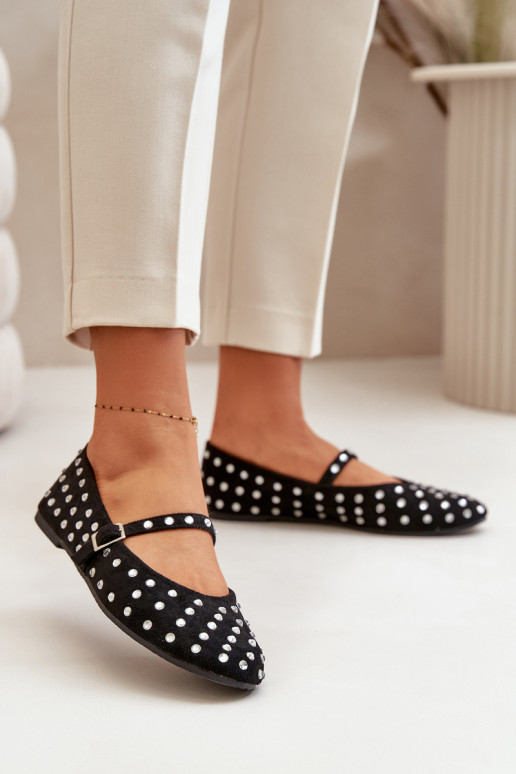 Décoré Ballerines avec des sangles en daim écologiqueoÀe couleur noire Tirilissa Décoré Ballerines avec des sangles en daim écologiqueoÀe couleur noire Tirilissa