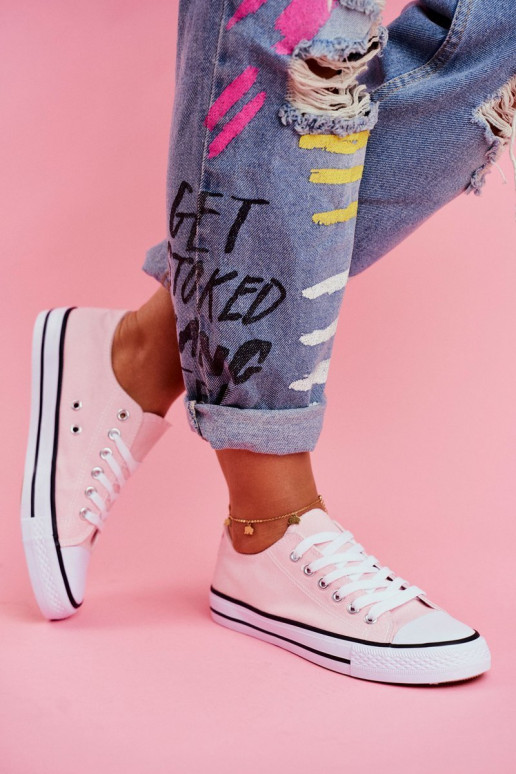 Klassische Freizeitschuhe in rosa Farbe Klassische Freizeitschuhe in rosa Farbe