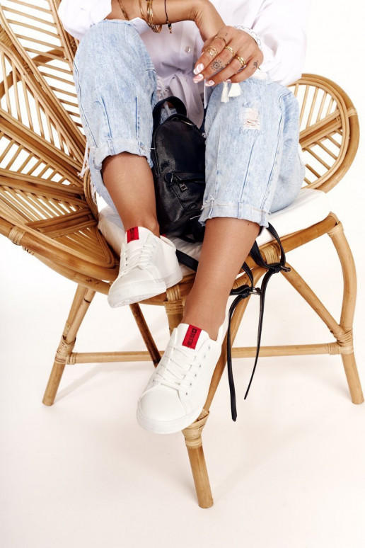 Natuurlijk leren sneakers met decoratieve strepen BIG STAR DD274685 witte kleur