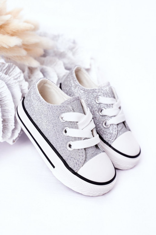Kinder-Freizeitschuhe mit glänzender silberner Bling-Bling-Farbe Kinder-Freizeitschuhe mit glänzender silberner Bling-Bling-Farbe