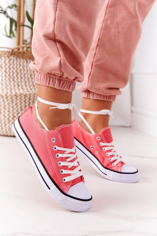 Klassische Freizeitschuhe in Korallenfarbe Klassische Freizeitschuhe in Korallenfarbe