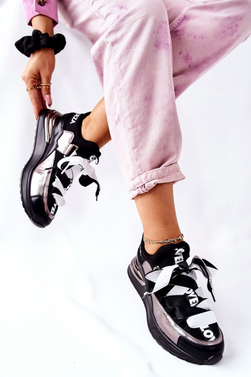 Schoenen in sportstijl Sneakers model schoenen Zwart en zilverkleur Dexla Schoenen in sportstijl Sneakers model schoenen Zwart en zilverkleur Dexla