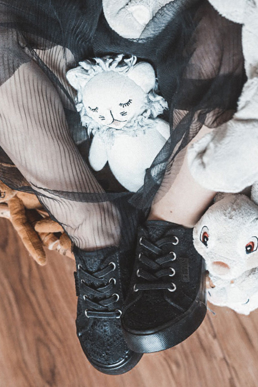 Freizeitschuhe mit durchbrochenen Elementen Big Star JJ374133 schwarze Farbe Freizeitschuhe mit durchbrochenen Elementen Big Star JJ374133 schwarze Farbe