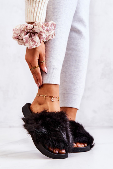 Chaussons avec fourrure de couleur noire Pollie