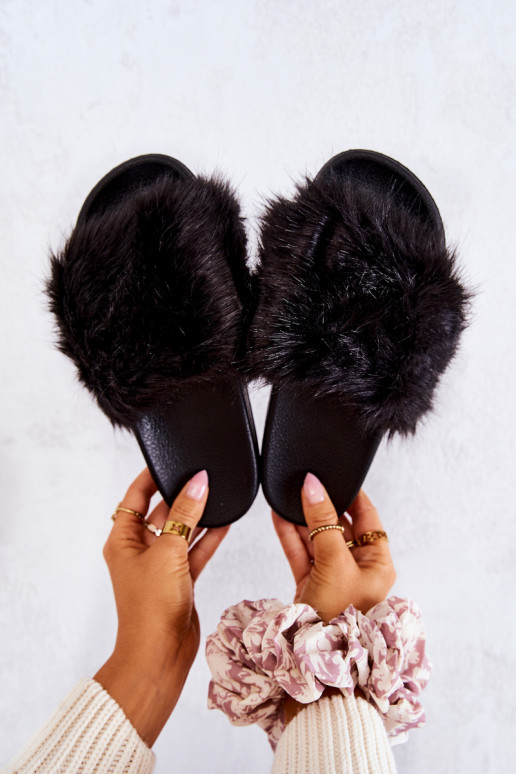 Chaussons avec fourrure de couleur noire Pollie