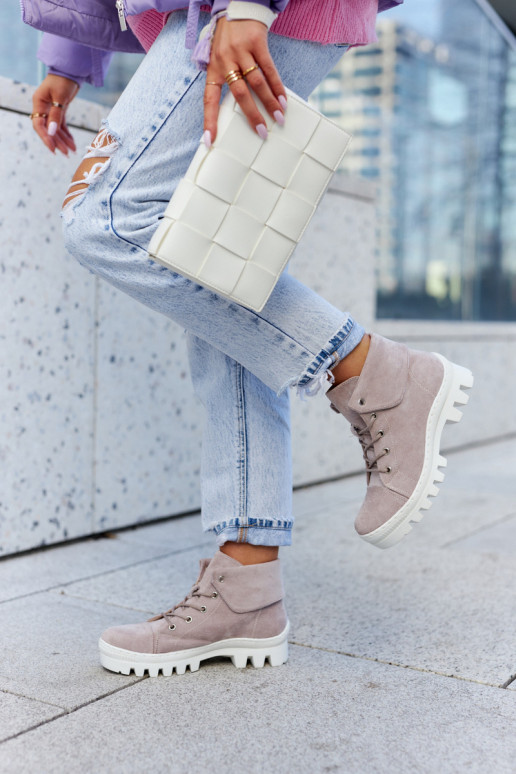 Dalles Wildleder-Stiefeletten mit Riemen Dalles Wildleder-Stiefeletten mit Riemen