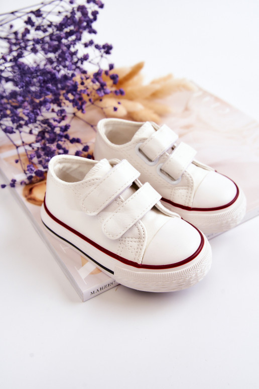 Kinder-Sneaker, Freizeitschuhe mit Klebeverschlüssen in der weißen Farbe Foster Kinder-Sneaker, Freizeitschuhe mit Klebeverschlüssen in der weißen Farbe Foster
