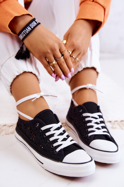 Chaussures de loisirs avec éléments ajourés de couleur noire Venture Chaussures de loisirs avec éléments ajourés de couleur noire Venture