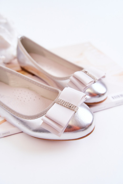 Kinderballerinas verziert mit Bändern in der Farbe Silber Claril