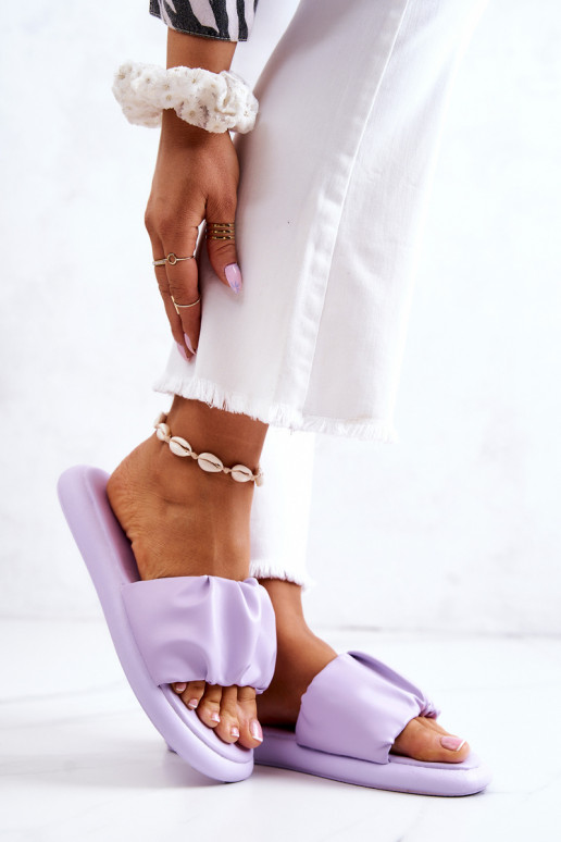 Chaussons modèle classique violet Féline
