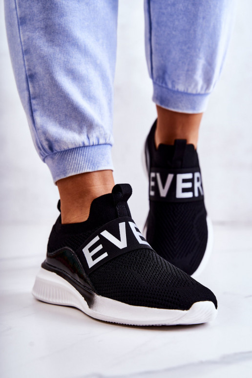 Loran sportschoenen van een opvallend model in de kleur zwart