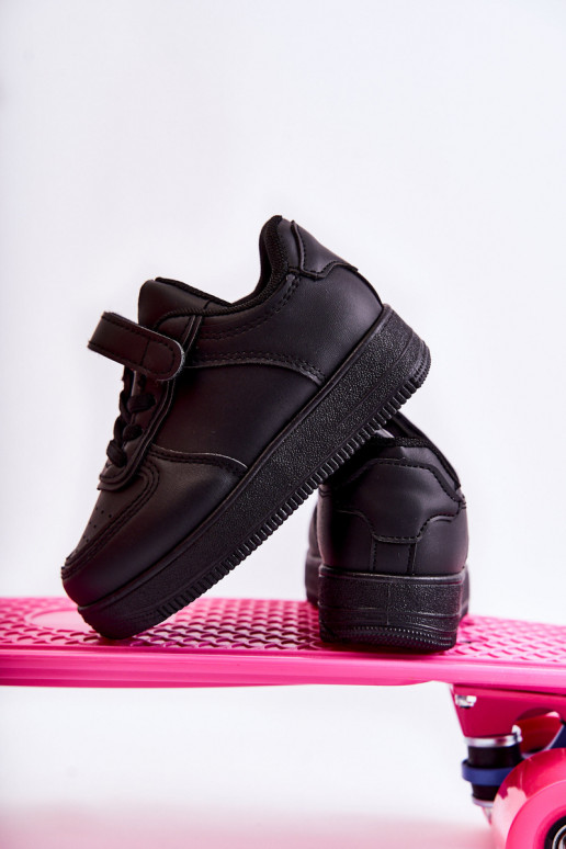 Kinder-Sportschuhe mit Klebeverschlüssen in der Farbe Schwarz Elike