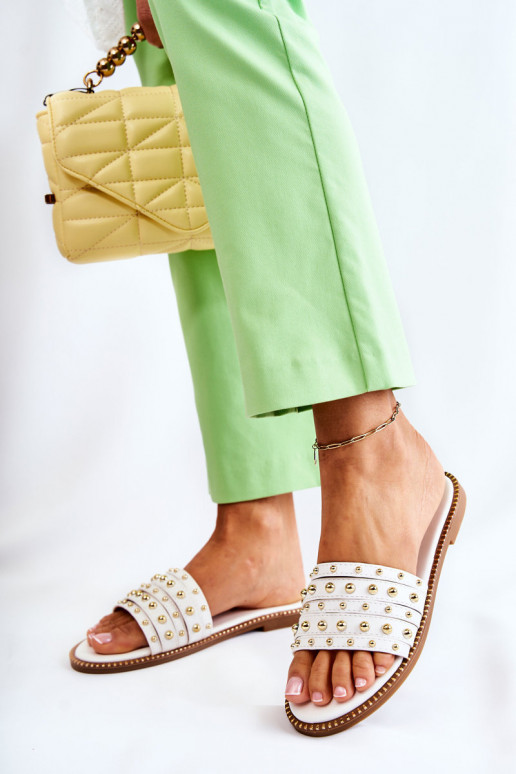 Leren pantoffels met ornamenten in witte kleur Brien Leren pantoffels met ornamenten in witte kleur Brien