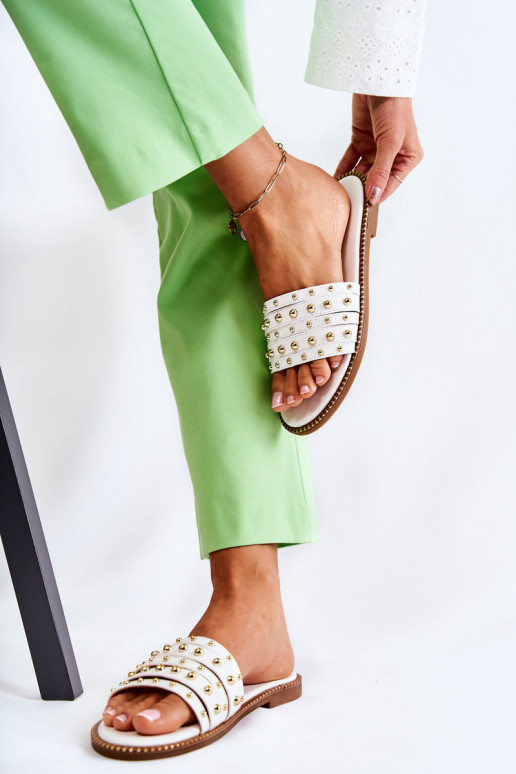 Leren pantoffels met ornamenten in witte kleur Brien Leren pantoffels met ornamenten in witte kleur Brien