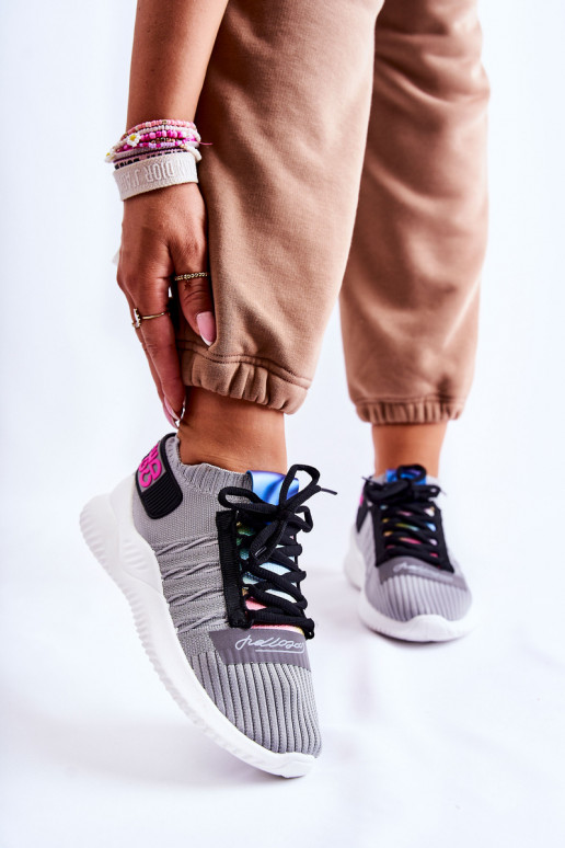 Chaussures Klayra du modèle sneaker de couleur grise Chaussures Klayra du modèle sneaker de couleur grise