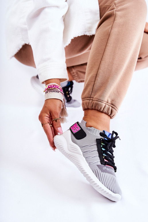 Klayra-Schuhe des Sneaker-Modells in grauer Farbe