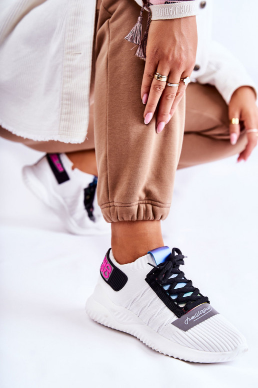 Witte kleur Klayra schoenen van het sneakermodel Witte kleur Klayra schoenen van het sneakermodel