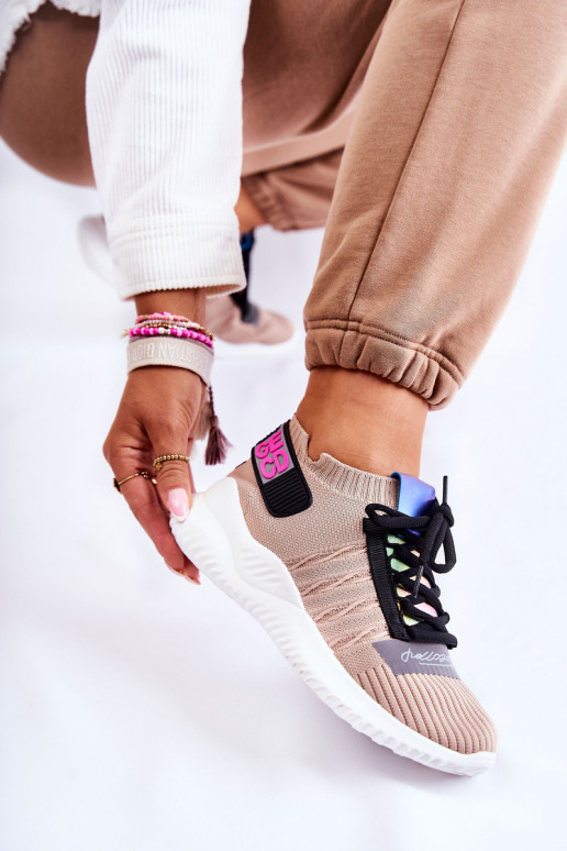 Chaussures Klayra beiges Klayra du modèle résistant Modèle Sneakers Chaussures Klayra beiges Klayra du modèle résistant Modèle Sneakers