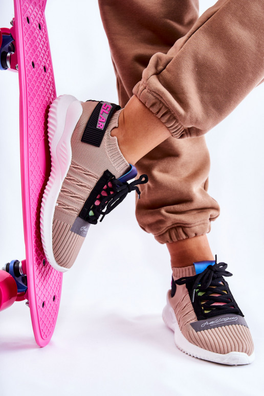 Chaussures Klayra beiges Klayra du modèle résistant Modèle Sneakers