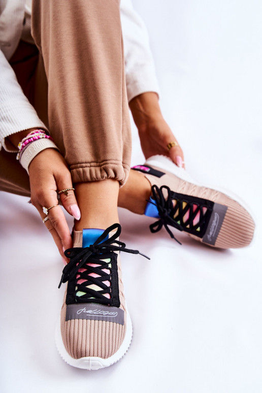 Chaussures Klayra beiges Klayra du modèle résistant Modèle Sneakers