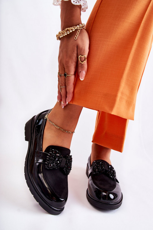 chaussures en cuir verni avec rubans noires Laurent chaussures en cuir verni avec rubans noires Laurent