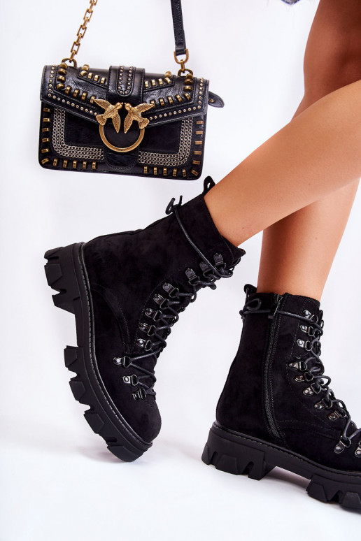 grosses bottines chauffantes en daim avec lanières en noir Pierro