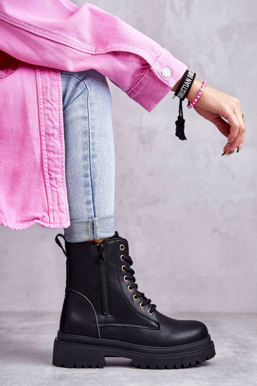 Dameslaarzen zijn verwarmd in de zwarte kleur Dorchen