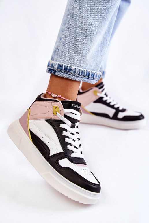 chaussures de sport de différentes couleurs à Silje chaussures de sport de différentes couleurs à Silje