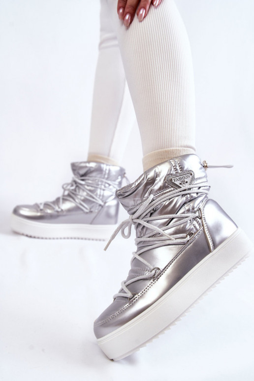 Schneestiefel mit Schnürsenkeln in Silber von Carrios Schneestiefel mit Schnürsenkeln in Silber von Carrios