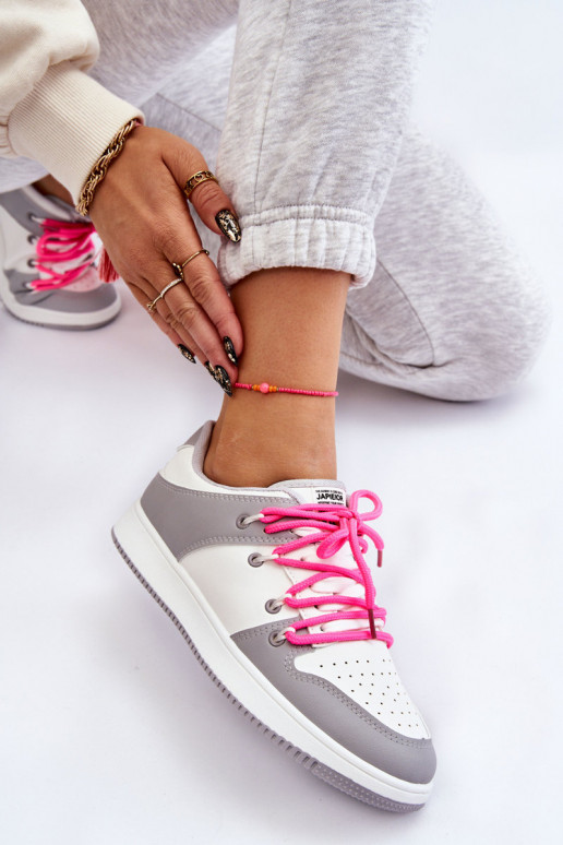 Klassiek model sportschoen met veters Wit-grijze kleur Jella Klassiek model sportschoen met veters Wit-grijze kleur Jella