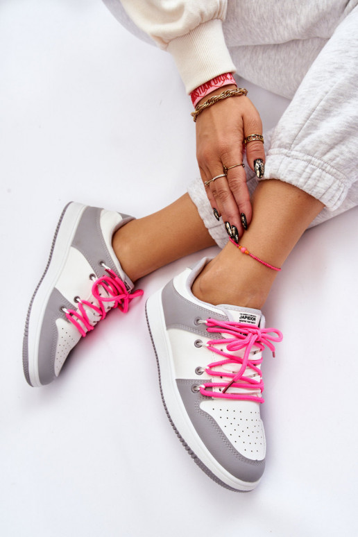 Klassiek model sportschoen met veters Wit-grijze kleur Jella Klassiek model sportschoen met veters Wit-grijze kleur Jella