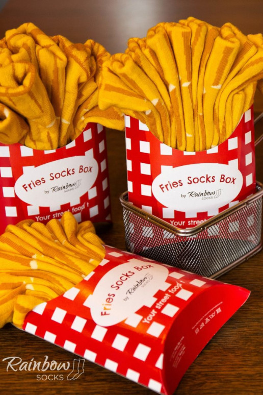 2 paar gekleurde sokken in een doosje 2 paar gekleurde sokken in een doosje