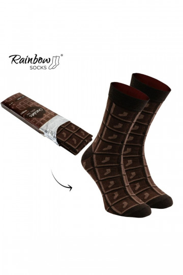 paire de chaussettes colorées dans une boîte 2