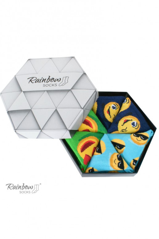 3 Paar farbige Socken in einer Box