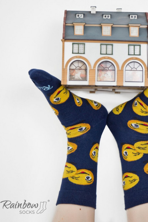 3 paar gekleurde sokken in een doos 3 paar gekleurde sokken in een doos