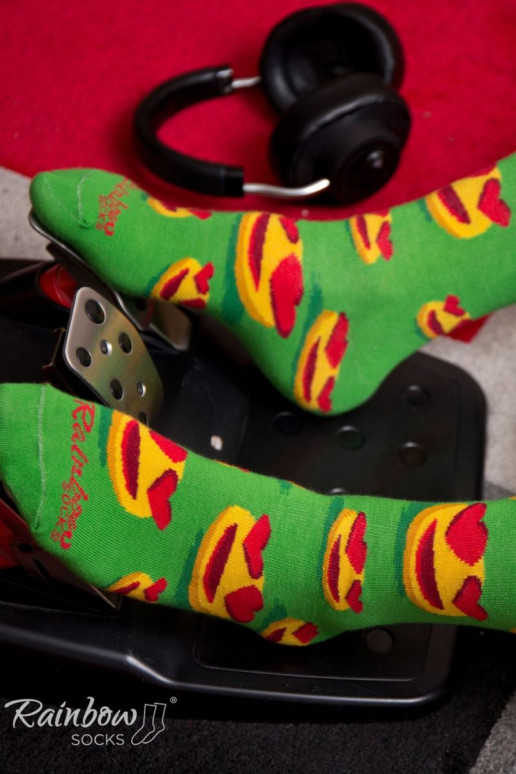 3 Paar farbige Socken in einer Box