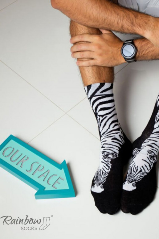 Chaussettes colorées dans une boîte Noir et blanc 2 paires