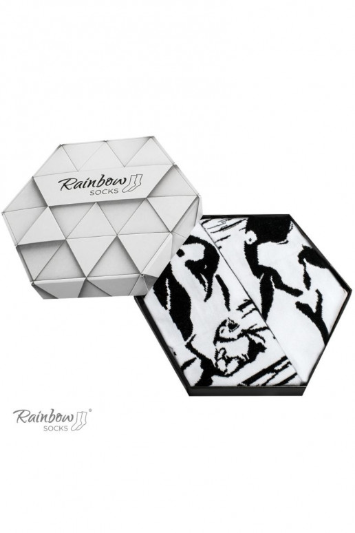 Chaussettes colorées dans une boîte Noir et blanc 2 paires Chaussettes colorées dans une boîte Noir et blanc 2 paires