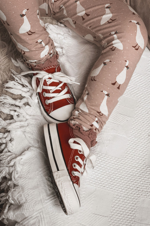 Klassische Kindersportschuhe in der roten Farbe Filemon Klassische Kindersportschuhe in der roten Farbe Filemon